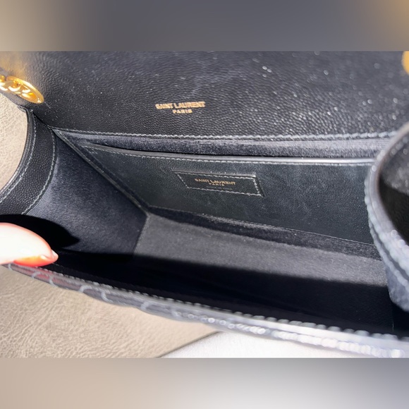 Yves Saint Laurent Medium Envelope Chain Handbag - Picture 11 of 16